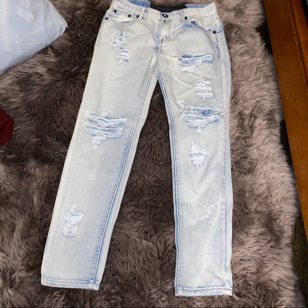 Straight leg ripped jeans